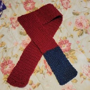 Lion yarn scarf